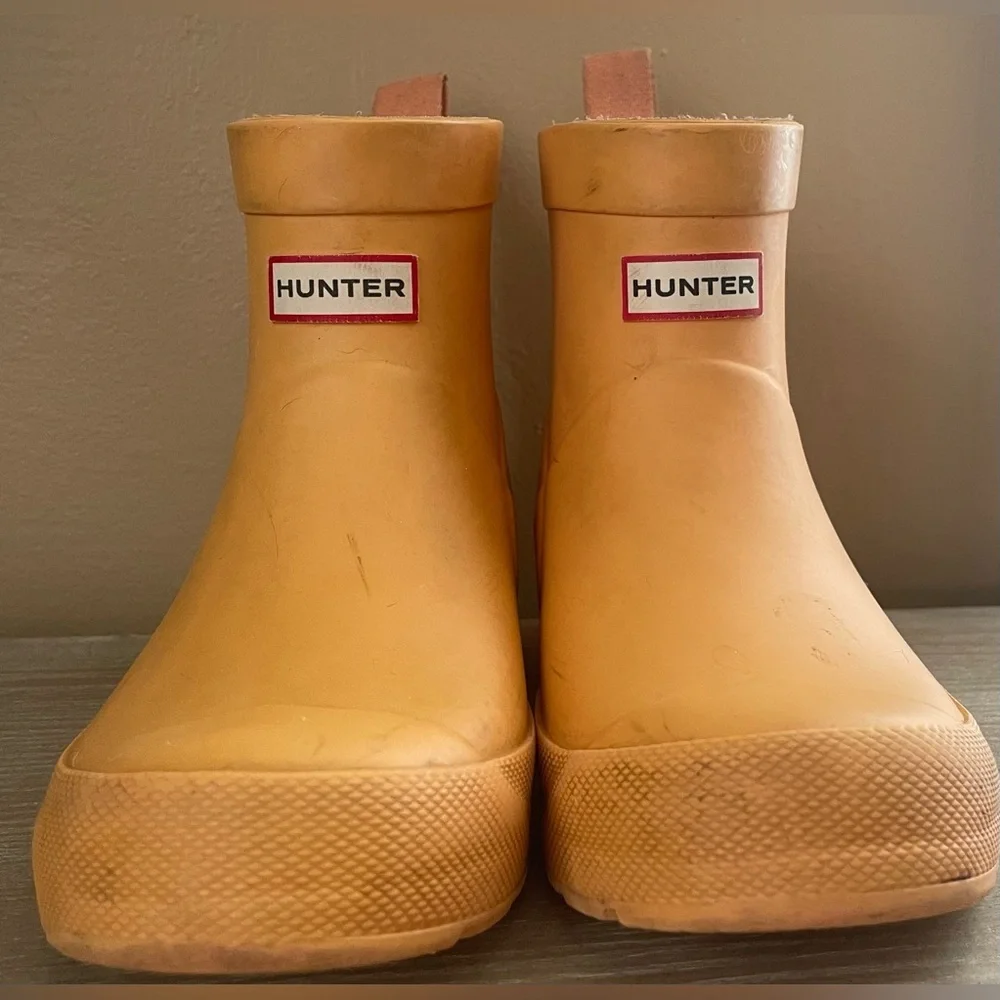 Hunter Kids Unisex Waterproof Play Boot Orange; Size 12